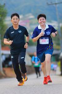 BIB: 8281
                            <button type="button" onclick="openModal(18971738)" class="btn btn-primary btn-sm float-right btn-popup" data-toggle="modal" data-target=".modal-high-quality">
                        <i class="fas fa-shopping-cart"></i> Add to Cart
                    </button>
                                            <button type="button" onclick="isThisMe(18971738, true)" class="btn btn-success btn-sm float-right btn-popup btn-isme hidden" data-toggle="tooltip" data-placement="bottom" title="นี่คือรูปของคุณใช่ไหม คลิกที่นี่เพื่อเอาเข้าอัลบั้ม">
                        <i class="fas fa-plus"></i> Add to album
                    </button>
                    <button type="button" onclick="isThisMe(18971738, false)" class="btn btn-warning btn-sm float-right btn-popup btn-isnotme hidden">
                        <i class="fas fa-ban"></i> Remove from album
                    </button>